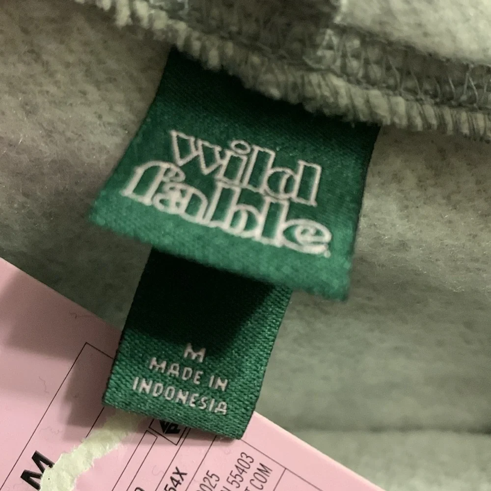 Wild Fable Women's Gray Cropped Sweatshirt Hoodie - Picture 9 of 12